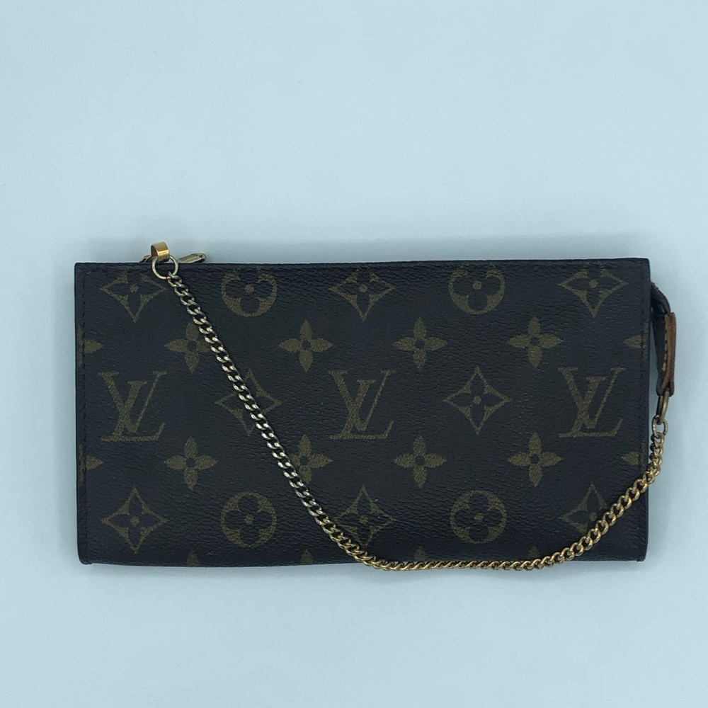 Louis Vuitton vintage pouch w/chain